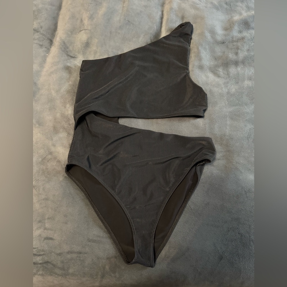 Beach Riot cut out one piece